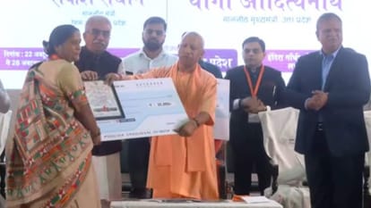 Read major news of Varanasi 25 thousand prize money holder surrendered dead body found Varuna river