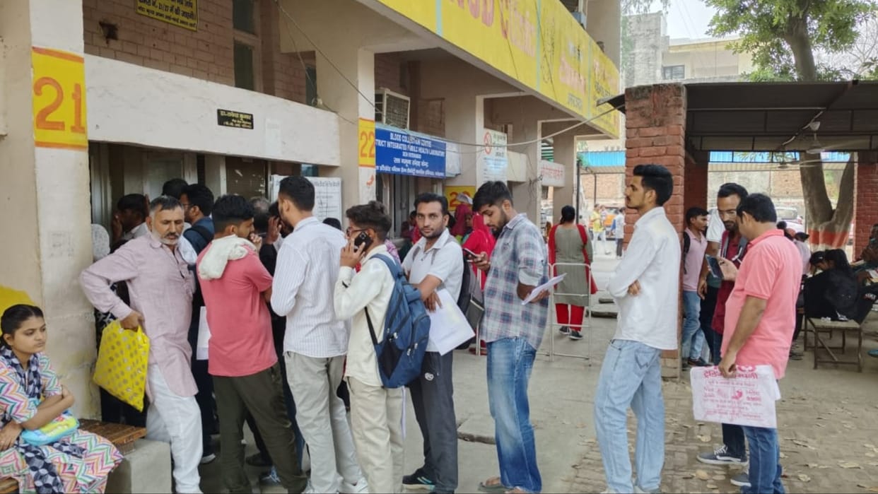 Haryana: Crowd of newly selected youth gathered to get medical done