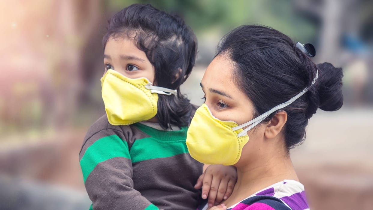 Delhi Pollution: Demand for N-95 masks rises 25 percent amid toxic air