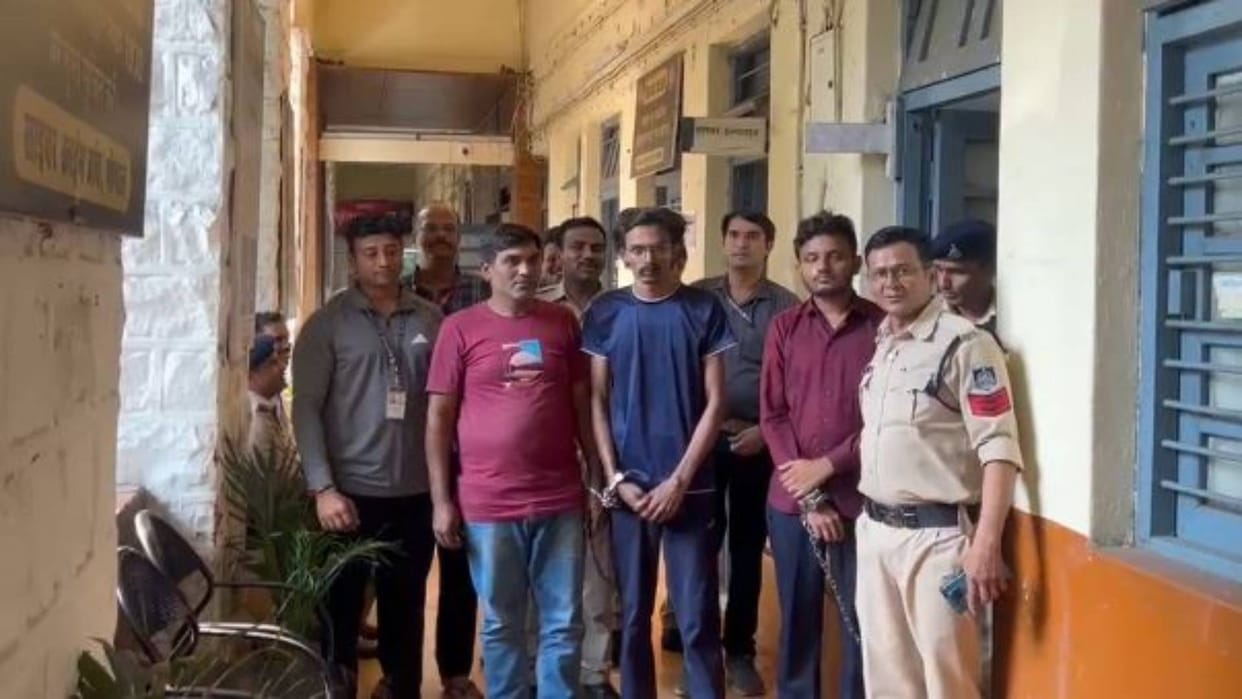 Bhopal Crime Five cyber fraudsters arrested from Shivpuri and Surat cheated of Rs 9 lakh