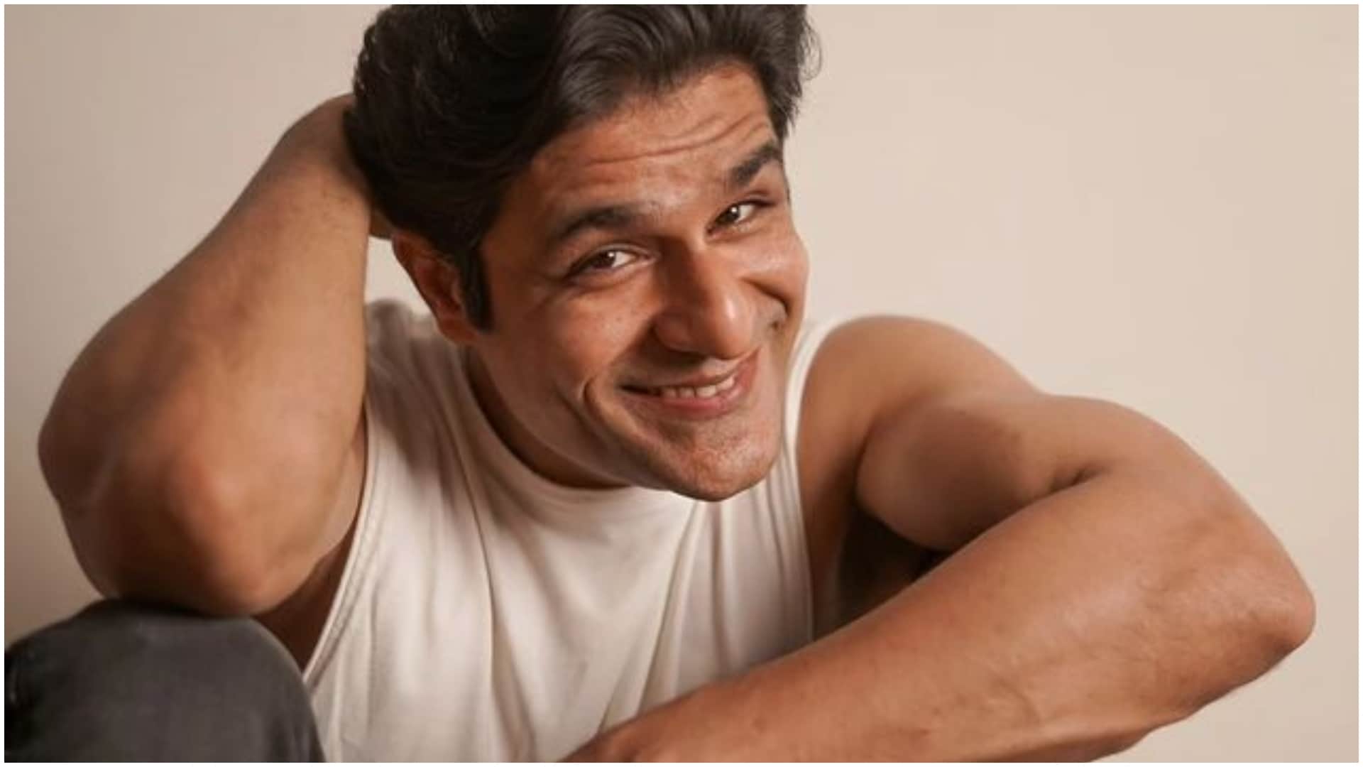 Bollywood Celebs Bobby Deol Sunny Hinduja Shanaya Kapoor Emraan Hashmi will do South Debut with Upcoming Movie