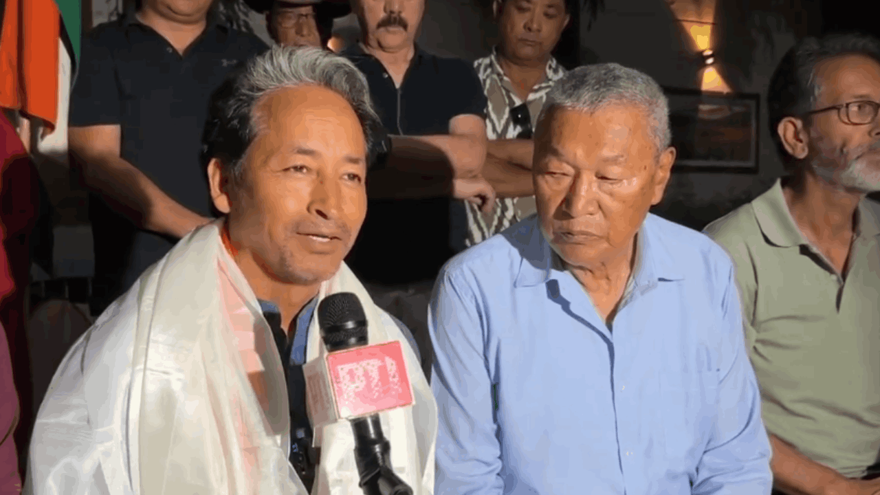 Sonam Wangchuk hunger strike in Delhi ends after 16 days see photos