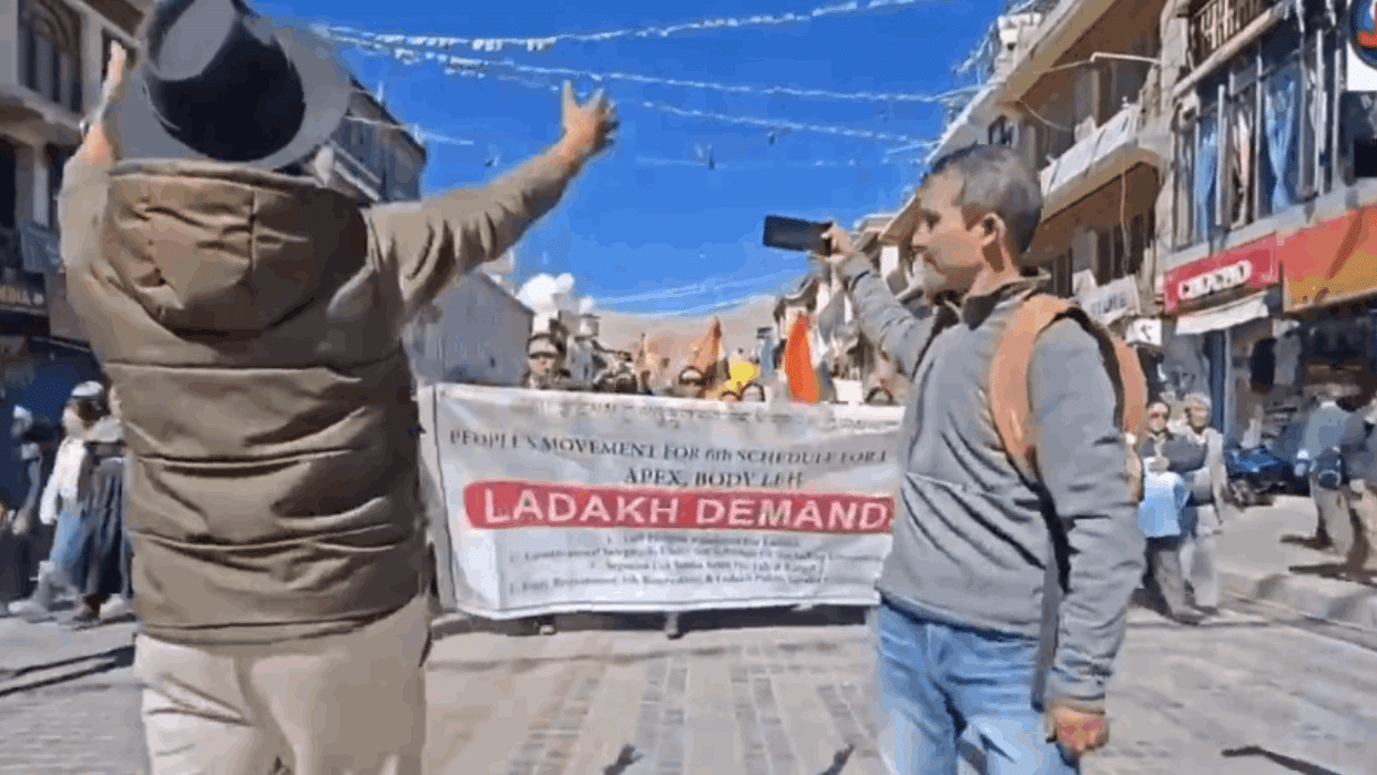 KDA hunger strike started in Kargil to get state status for Ladakh
