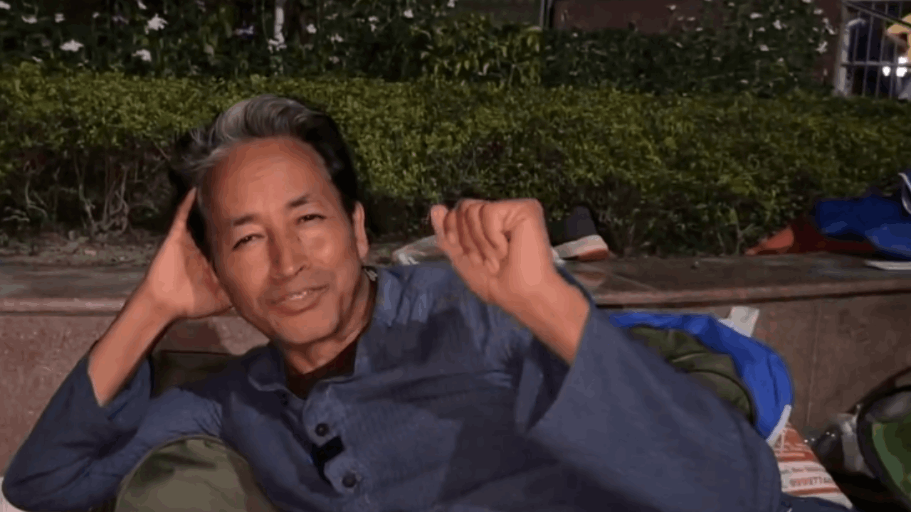 Sonam Wangchuk hunger strike in Delhi ends after 16 days see photos