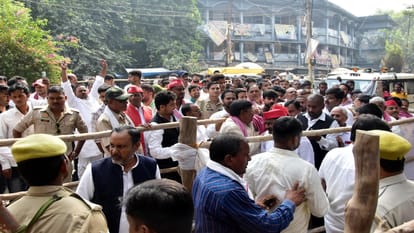 Phulpur by-election: Three people including SP's Mujtaba filed nomination