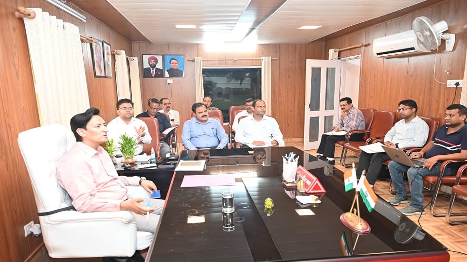 Commissioner Deepak Rawat deposited two months salary in bank account of female employee in haldwani