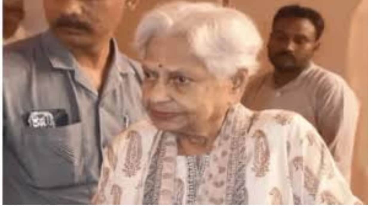 MP News: Jaya Bachchan's mother Indira Bhaduri is healthy, news of her death turned out to be a rumour, Jaya-A
