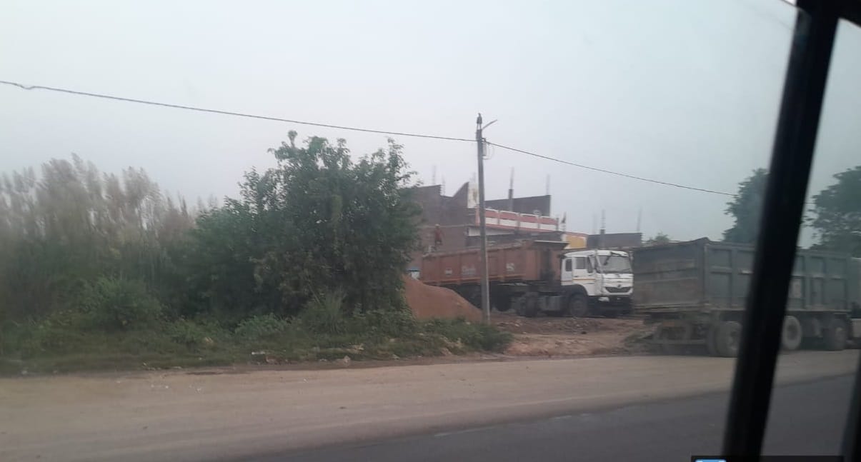 Arbitrary actions of domineering laundry centre operators, broke the seal put by the district administration