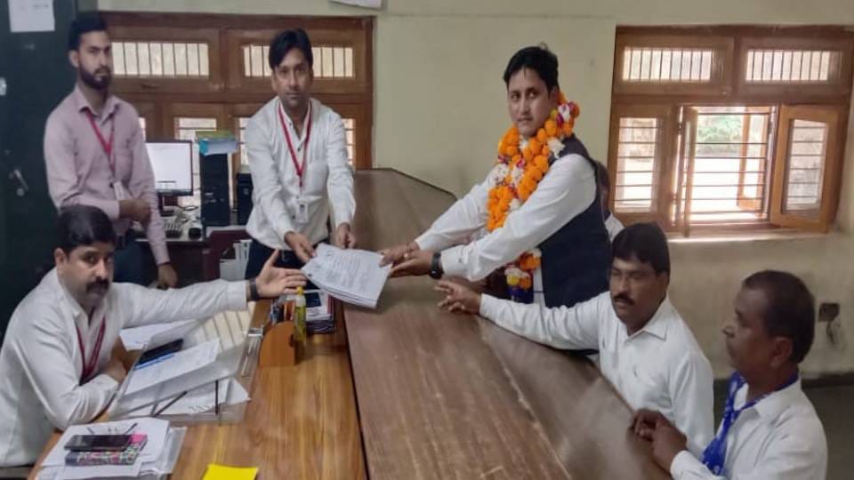 Karhal By-Election BSP candidate filed nomination said- SP party of nepotism