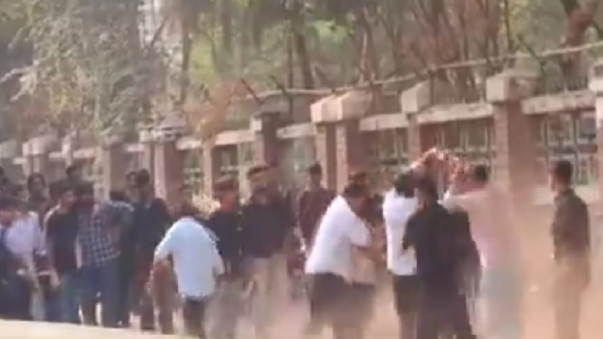 Fighting between two groups of students in Sharda University