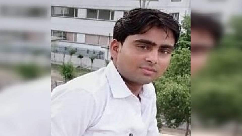 Father dies in road accident on daughter s birthday in Mainpuri