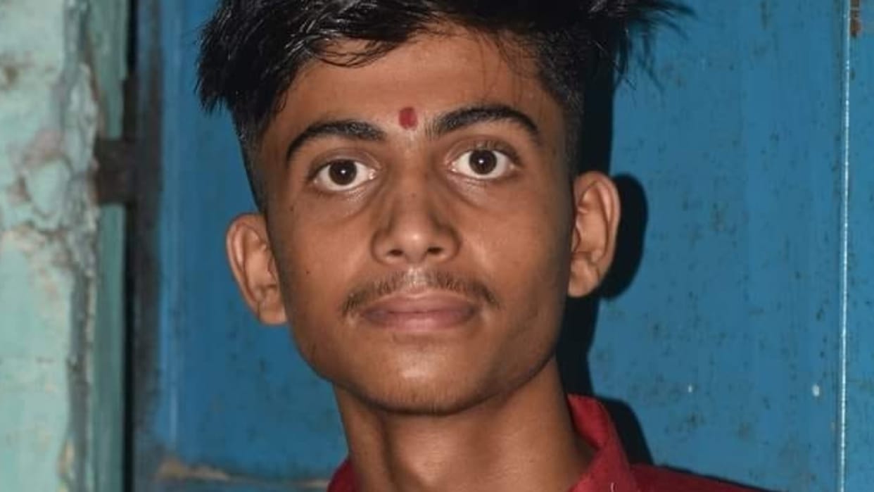 The body of a young man was found hanging from a noose at his girlfriend's house in samastipur