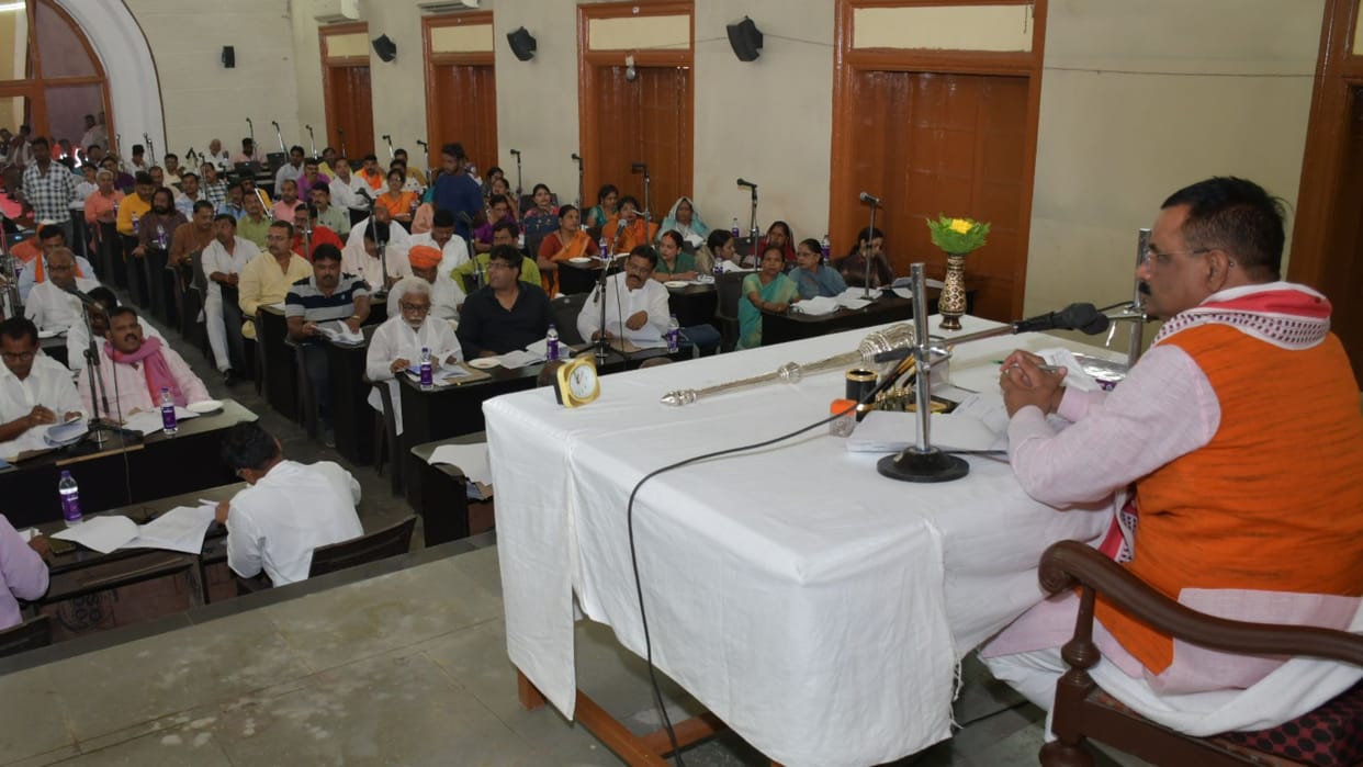 approved 1132 crore budget in Varanasi Sewer drinking water drainage street light facilities increased