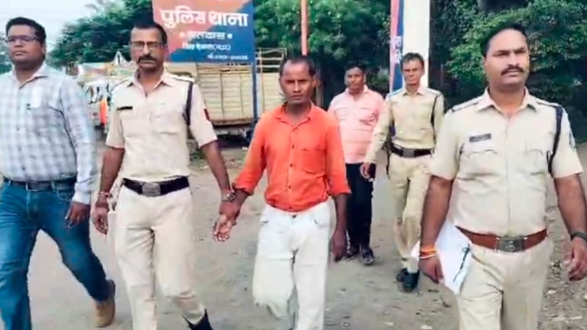 मंदिर में तोड़फोड़ करने वाले आरोपी को पुलिस ने किया गिरफ्तार