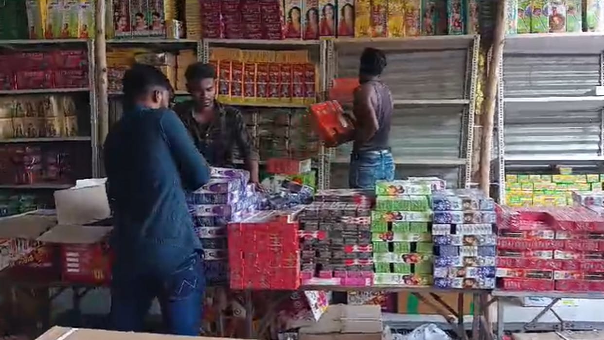 Diwali 2024: Sky crackers made on the theme of Ukraine-Russia war, will spread with a bang