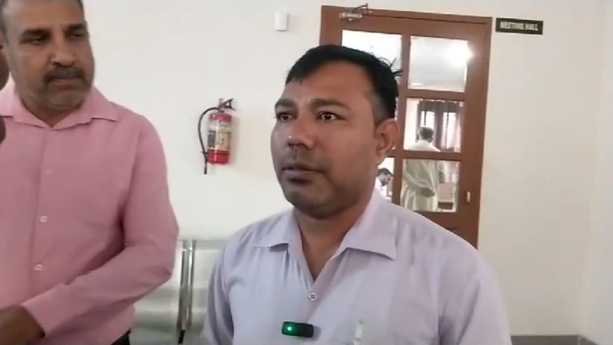 Second day of Samadhan Camp in Haryana, young man running around for three years to change his name in Jhajjar