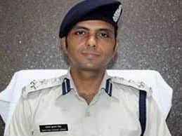 Indore News: Indore Commissioner changed at midnight, Santosh Kumar Singh became Police Commissioner, seven IP