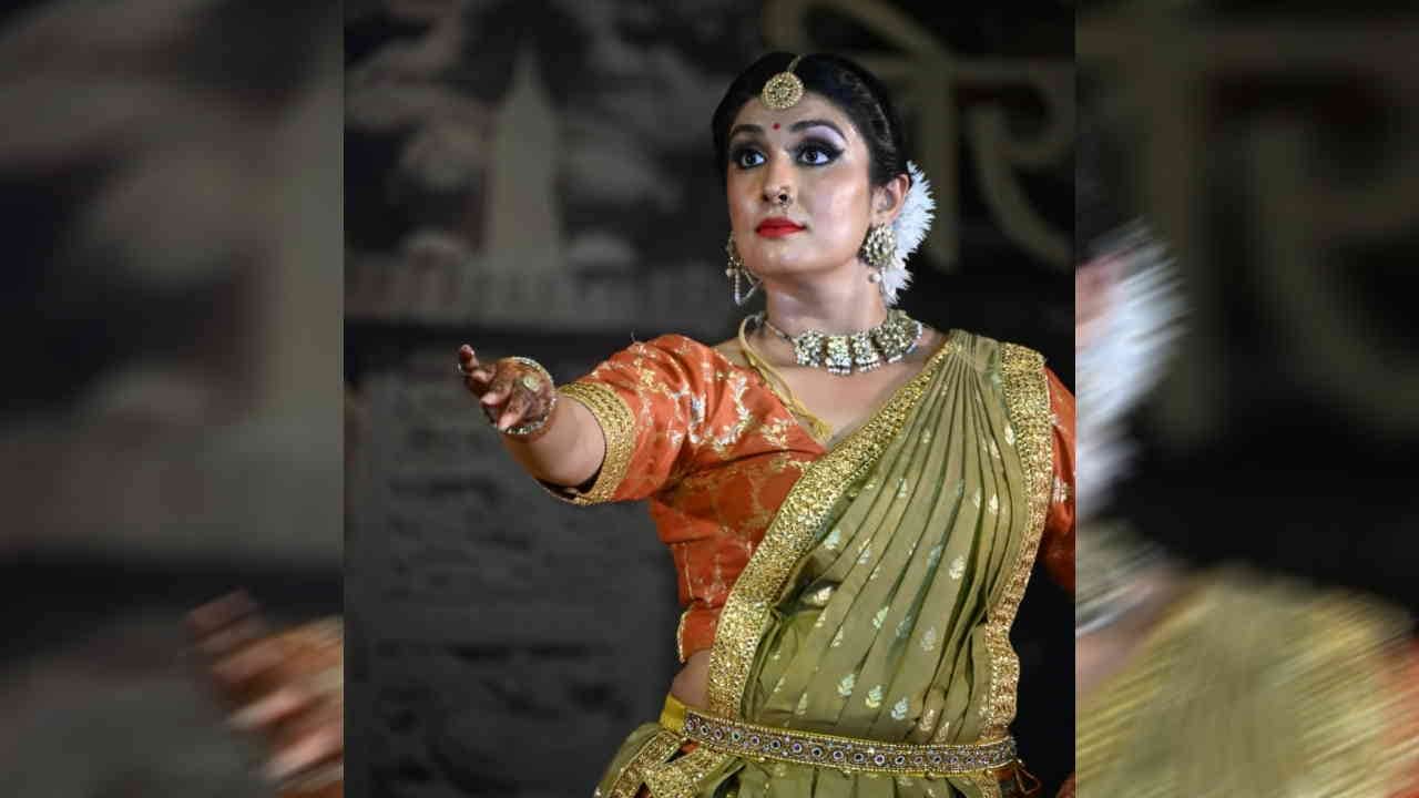 Pandit Birju Maharaj granddaughter Shinjini Kulkarni performed in Virasat Dehradun Kathak dancer