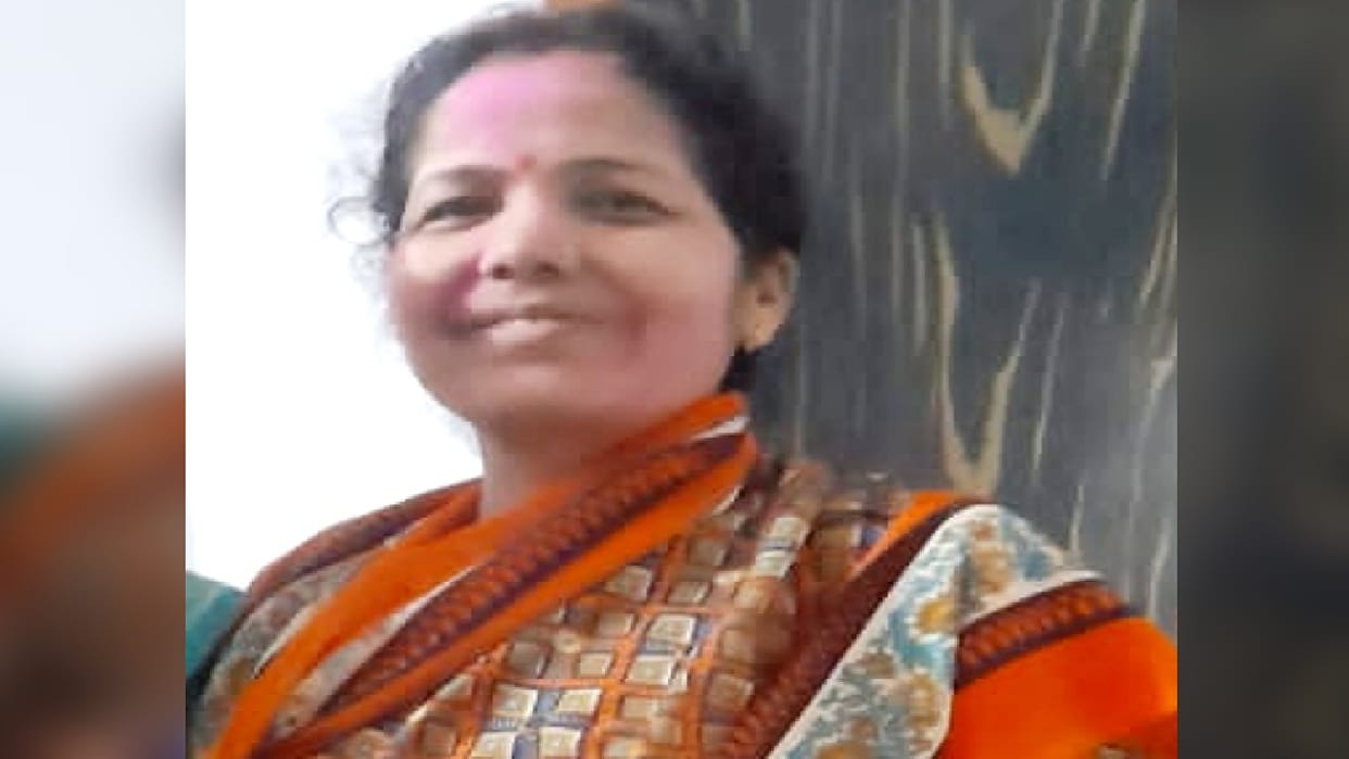 lady shikshamitra died after scooty got stuck in roadways bus and dragged for 100 meters on highway