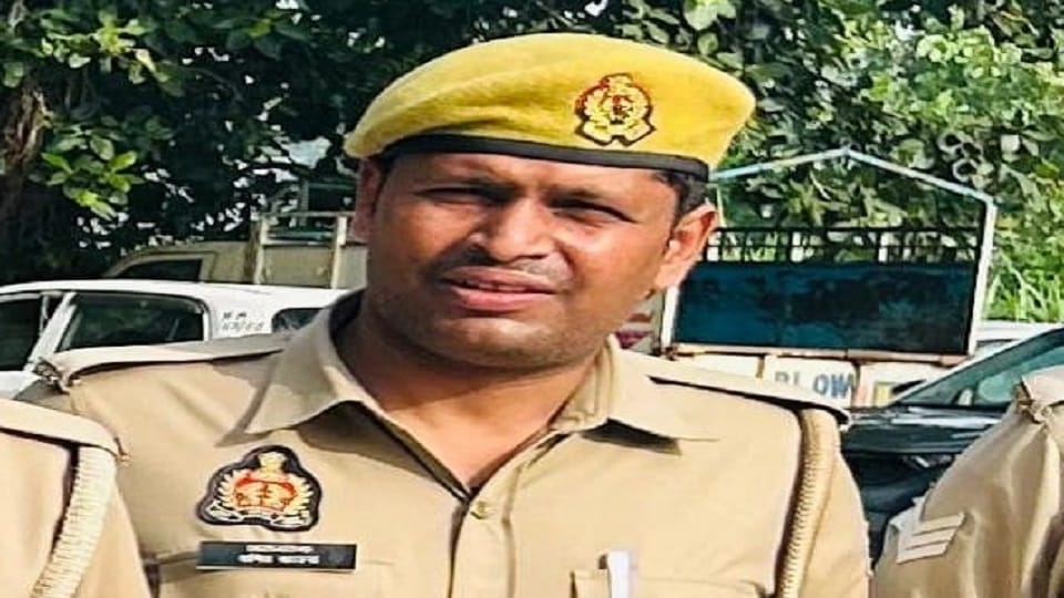 Meerut: A gang of two policemen and a lawyer from Meerut were caught looting in Rajasthan