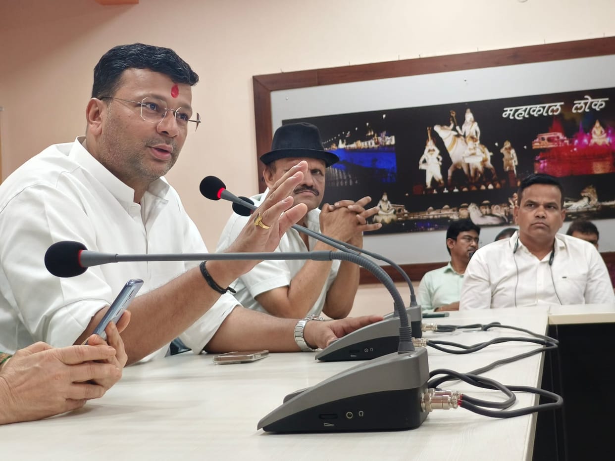 Indore: BJP, which has the highest number of members in the country, will now show the way out to those with c