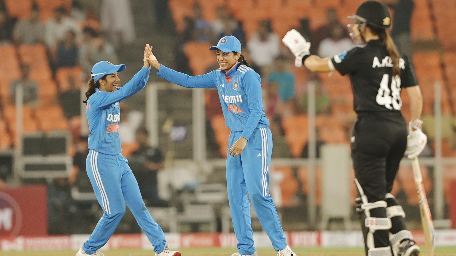 Ind W Vs Nz W Captain Smriti Mandhana Praised Bowlers After Defeating