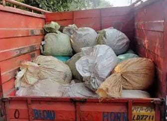 Bhopal news: 9 quintals of mawa seized outside Bhopal railway station, mawa came to Bhopal from Agra, samples