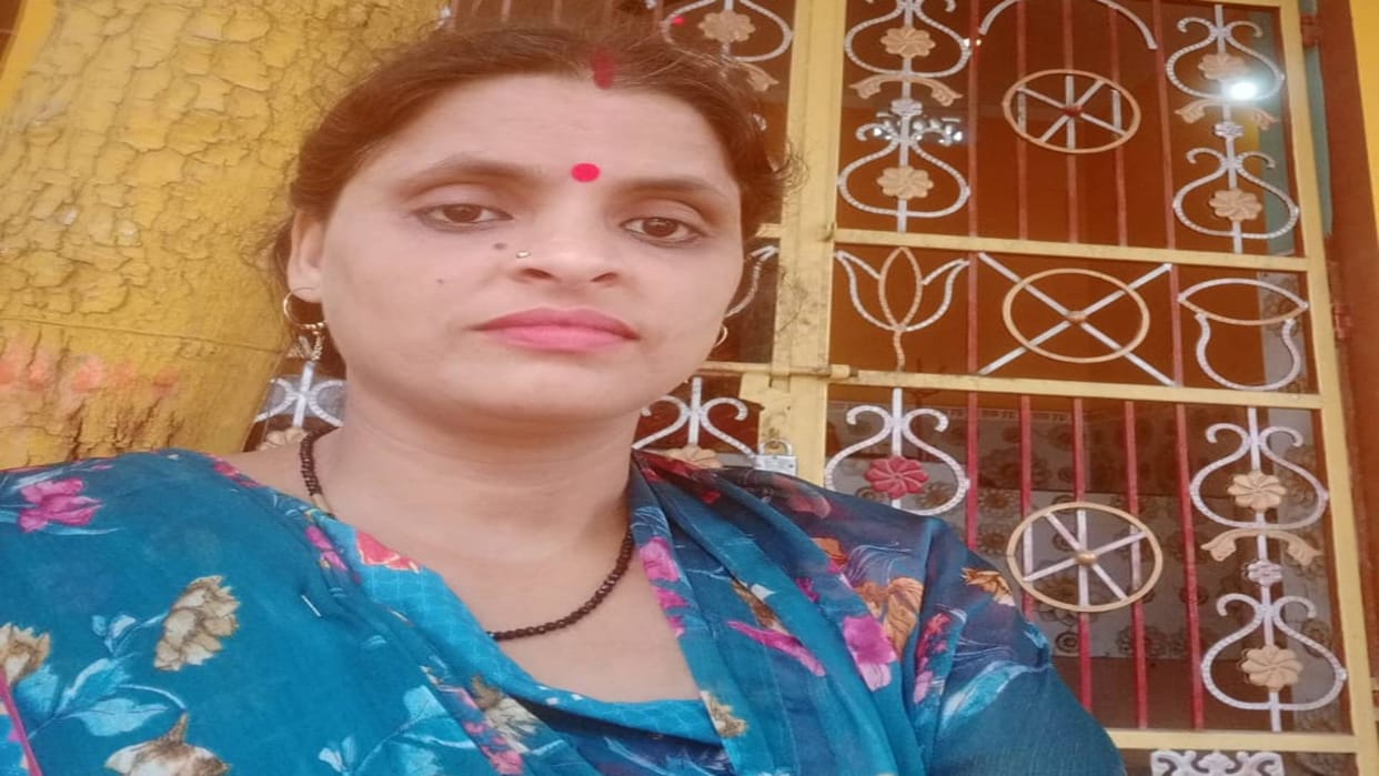 Bihar Munger Fed up with her in-laws woman ate poison herself and also fed it to her son one died