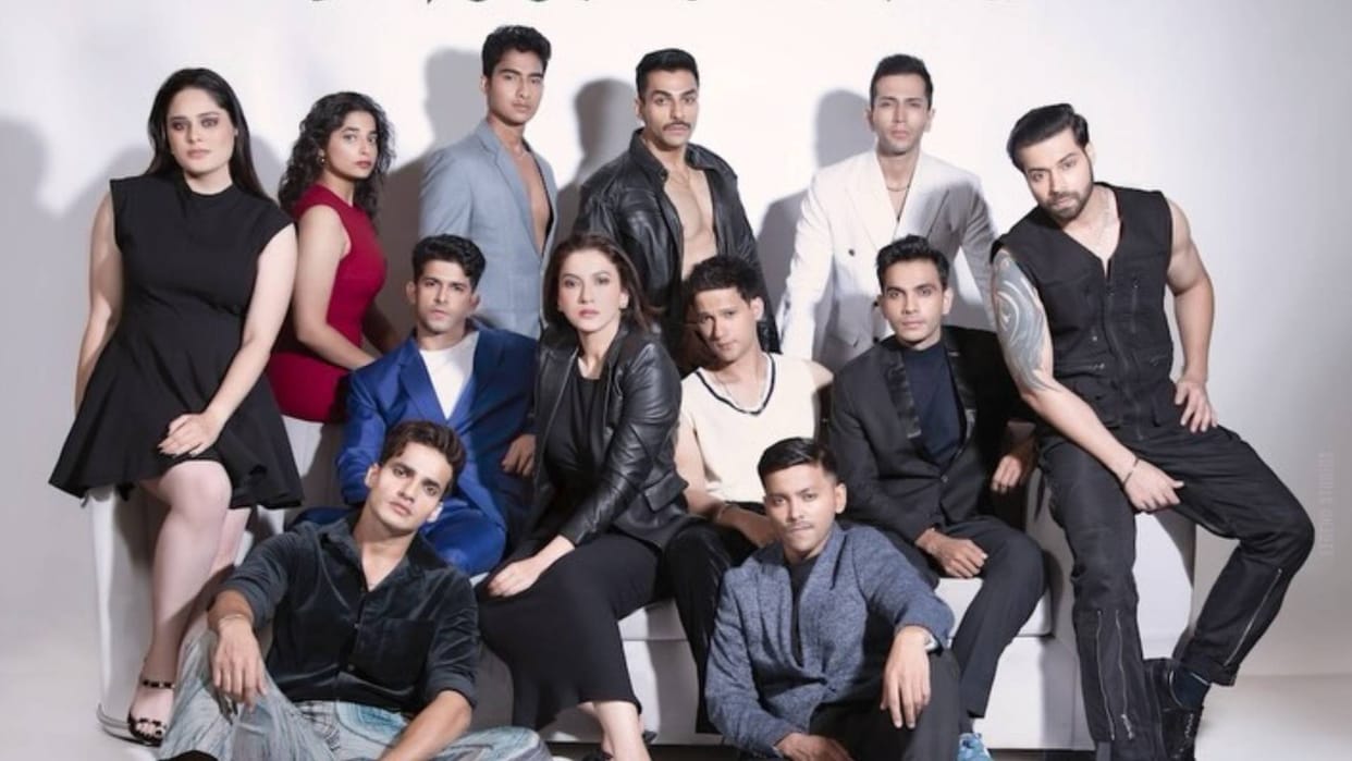 fauji 2 shooting starts at Symbiosis College pune shah rukh khan 13 episodes series re release on Doordarshan