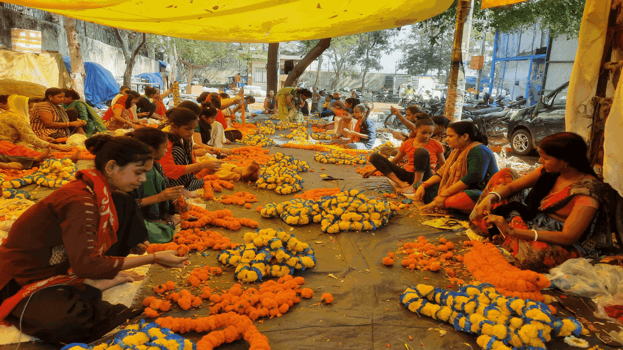 Desi roses are in the highest demand in Ghazipur market