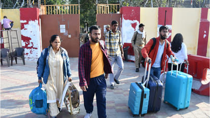 Due to increase flight fare three times, people celebrating Diwali in Gorakhpur had to think later on coming