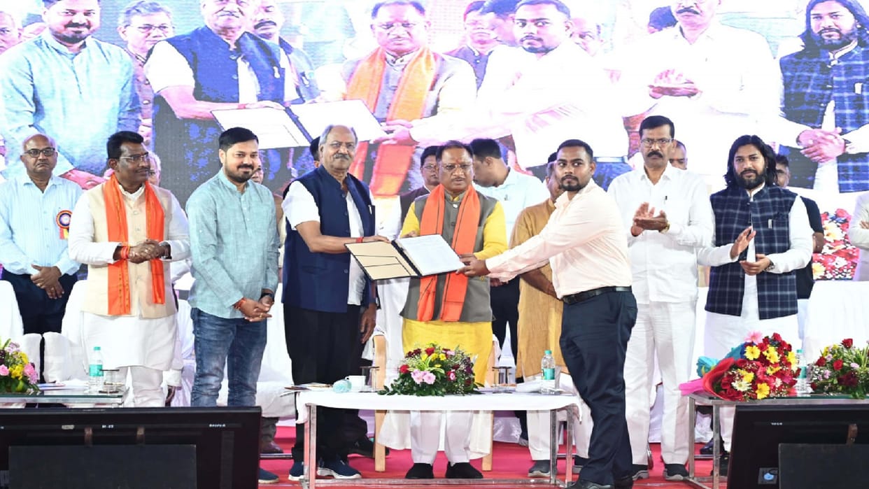 CM Vishnudev say announced a bonus of Rs 12 thousand to election workers, appointed 375 junior engineers in CG