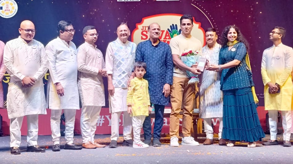 indore news jito actor sonu sood bollywood diwali deepawali celebration