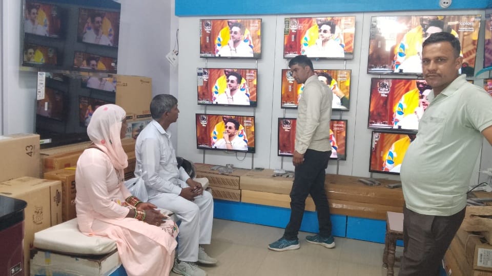 Electronics market buzzing in Charkhi dadri during Festival Season