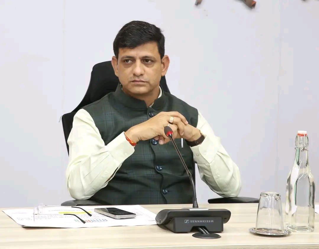 Indore: Mayor Pushya Mitra Bhargava told the officers - Go to Khajrana-Bombay market also, you see our markets