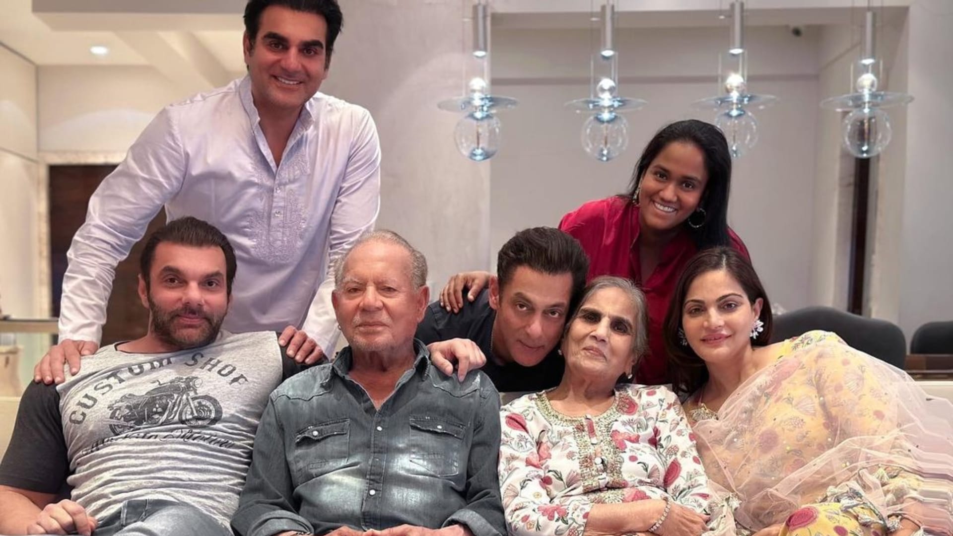 Khan Celebrities Who Celebrate Diwali With Family Shah Rukh Khan Aamir Khan Saif Ali Khan