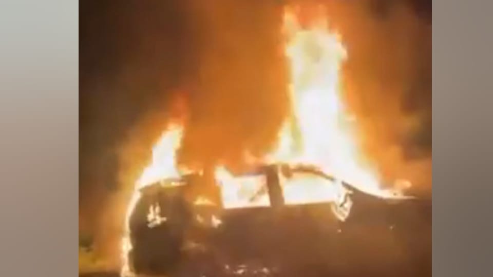 Ghaziabad Property dealer murder Sanjay yadav murdered for robbery Petrol was brought to burn car