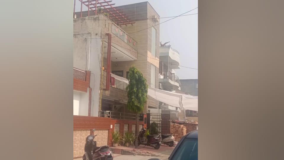 Ghaziabad Property dealer murder Sanjay yadav murdered for robbery Petrol was brought to burn car