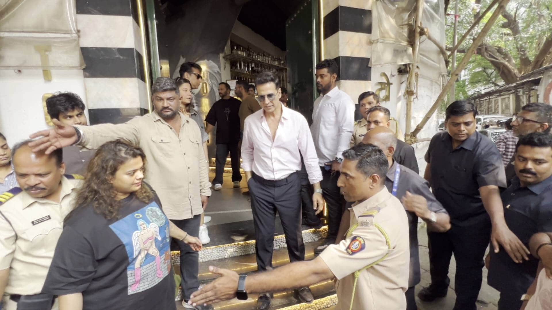 Singham Again team promoting film ajay devgn tiger shroff akshay kumar rohit shetty arjun kapoor met for lunch