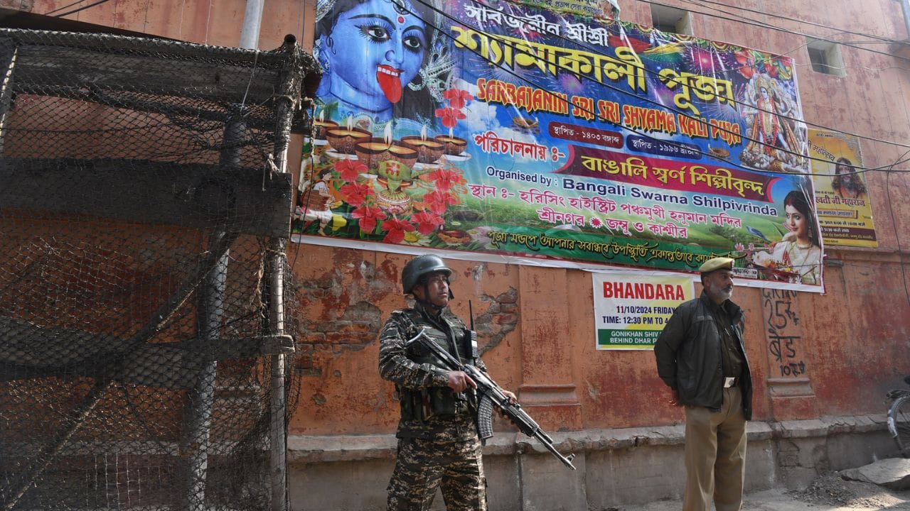 J&K News: Police and security forces deployed after terrorist attack in Tral, see pictures of security patroll