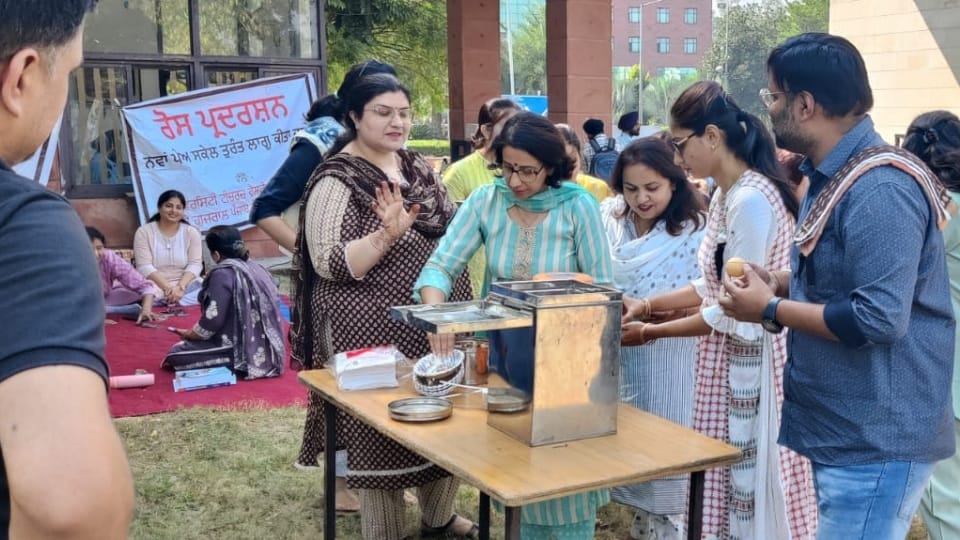 Protesting teachers set up Gol Gappa stall outside IKG PTU Kapurthala