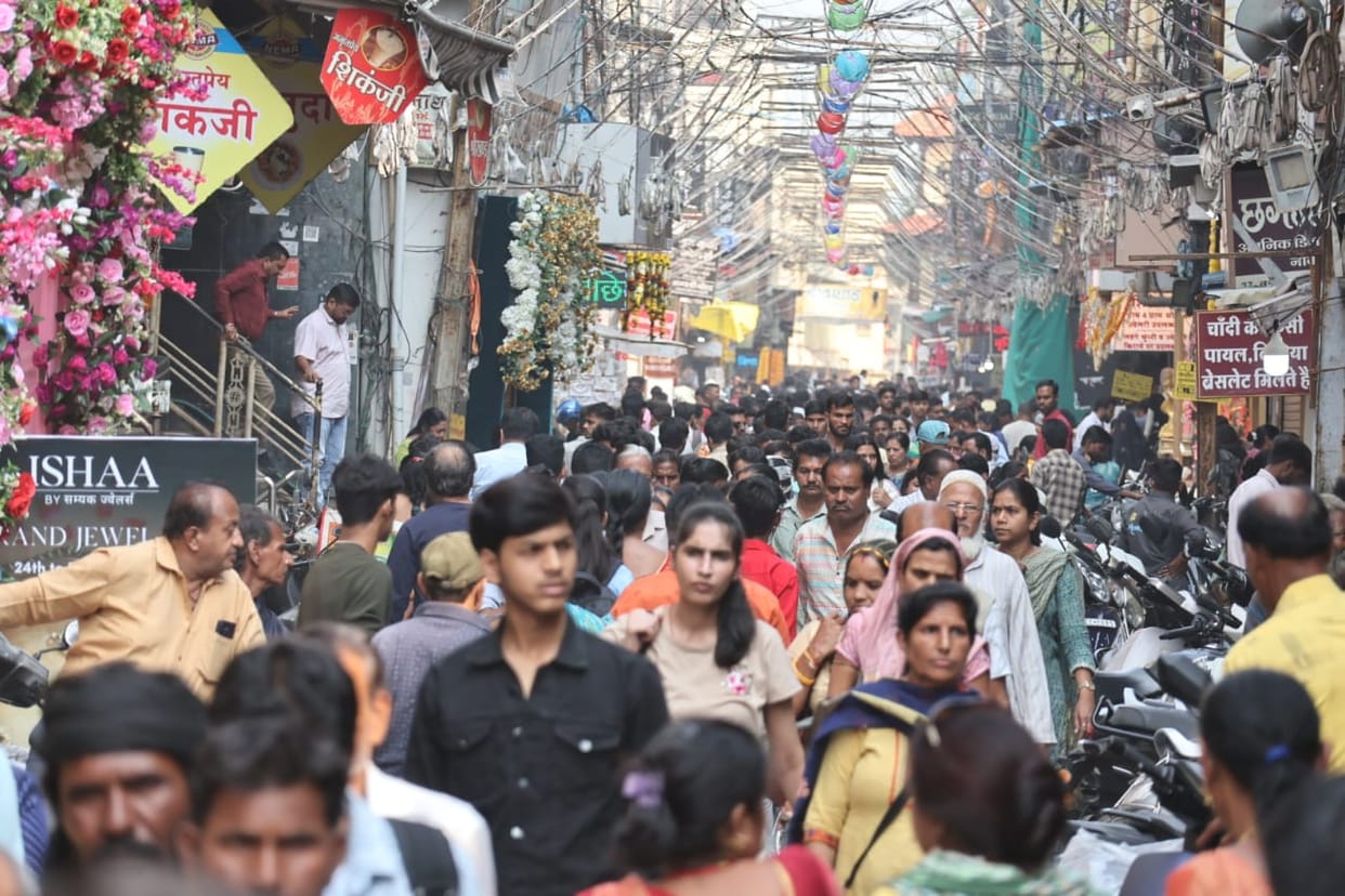 Indore: Market boomed with subscription on festival, vehicles sold in abundance, asking price for gold is low