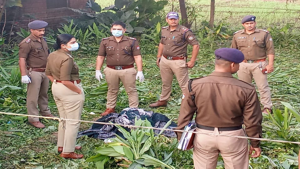 Woman body found in a bag in National Highway Dineshpur Udham singh nagar