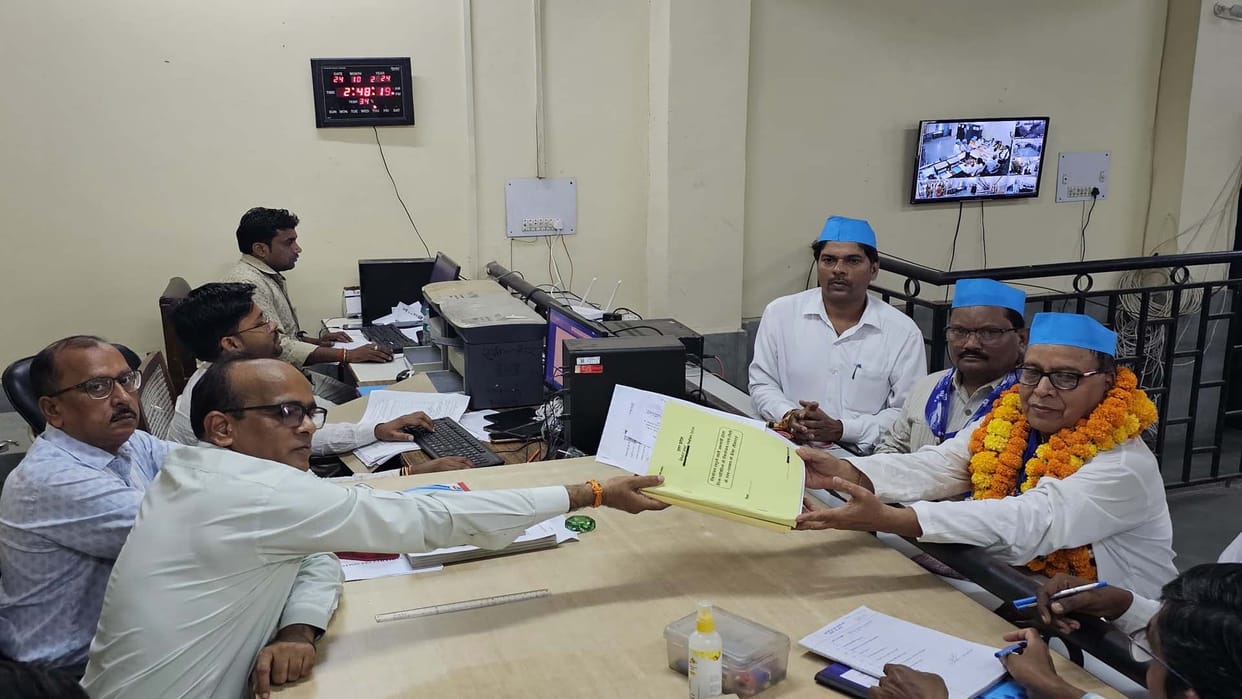 Kanpur: BSP candidate Virendra Shukla filed nomination for Sisamau assembly by-election
