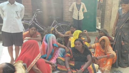 Murder of an old man by beating him with sticks and rods, the incident took place in Phulpur