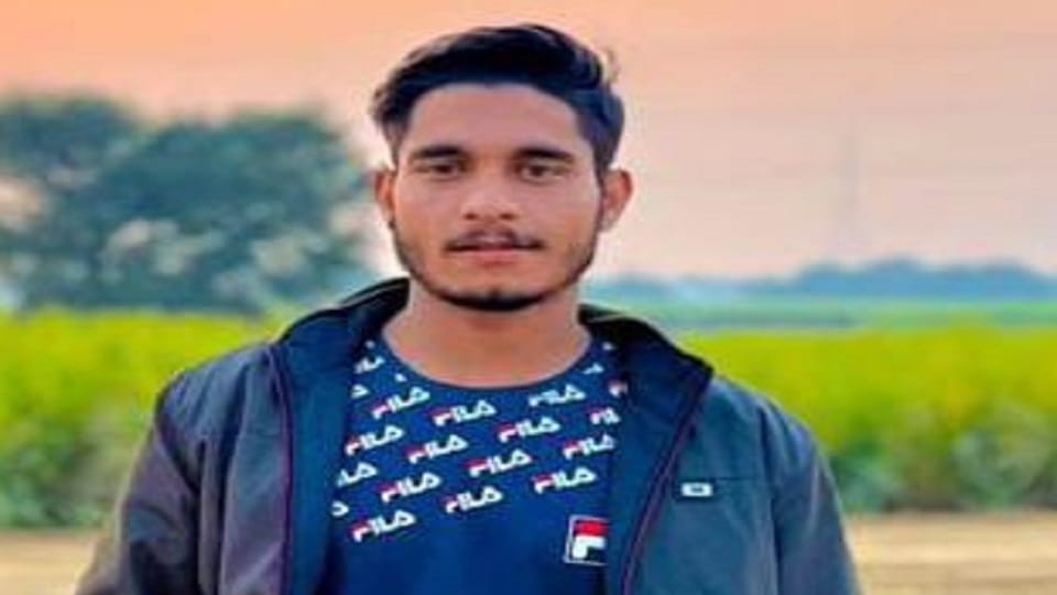 Meerut: He made a video call to his wife and said, I will die... after some time, he died