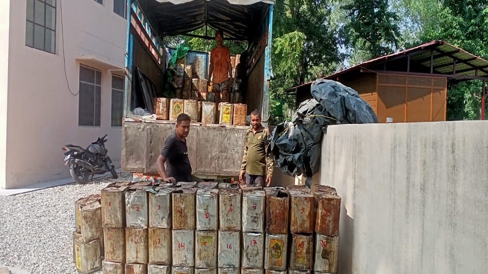 illegal Lisa caught in tanakpur