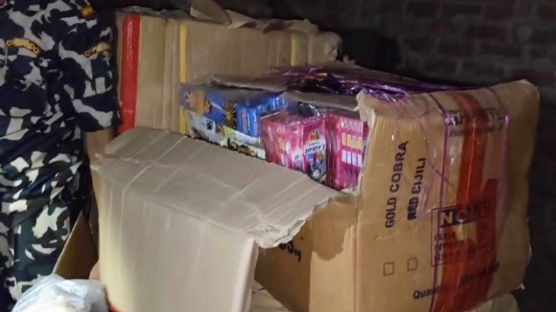 Bihar News: Raid on illegal firecrackers in Buxar, more than 100 tonnes of firecrackers seized