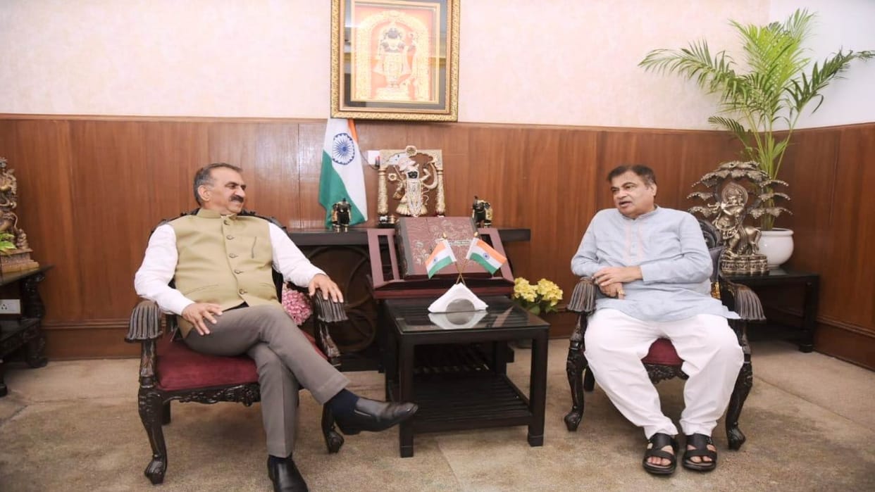 Himachal: Centre will give approval to tourist centres in one month, assurance of help in road projects too
