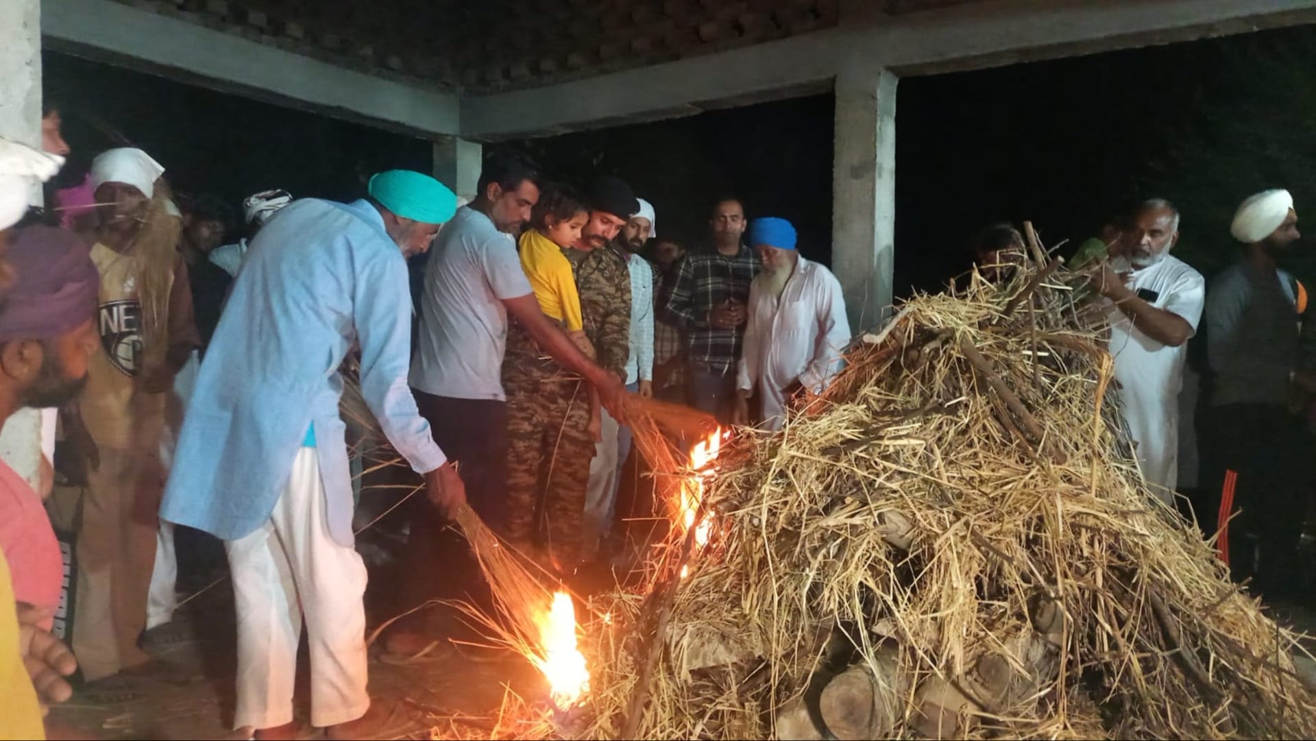 Haryana: 4 year old daughter lit the funeral pyre of the martyr